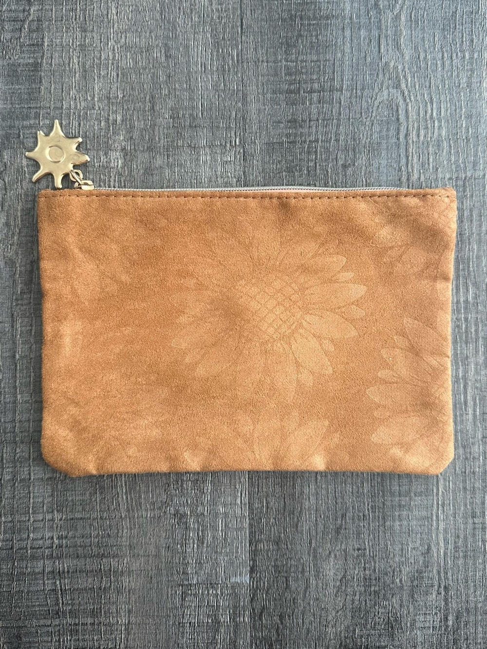 💞 New Tan Suede Sunflower Zip Pouch Clutch Ipsy Cosmetic Bag with Gold Sun Charm